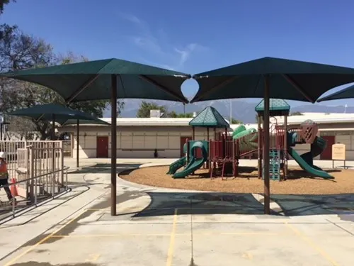 Single Post Pyramid Shade